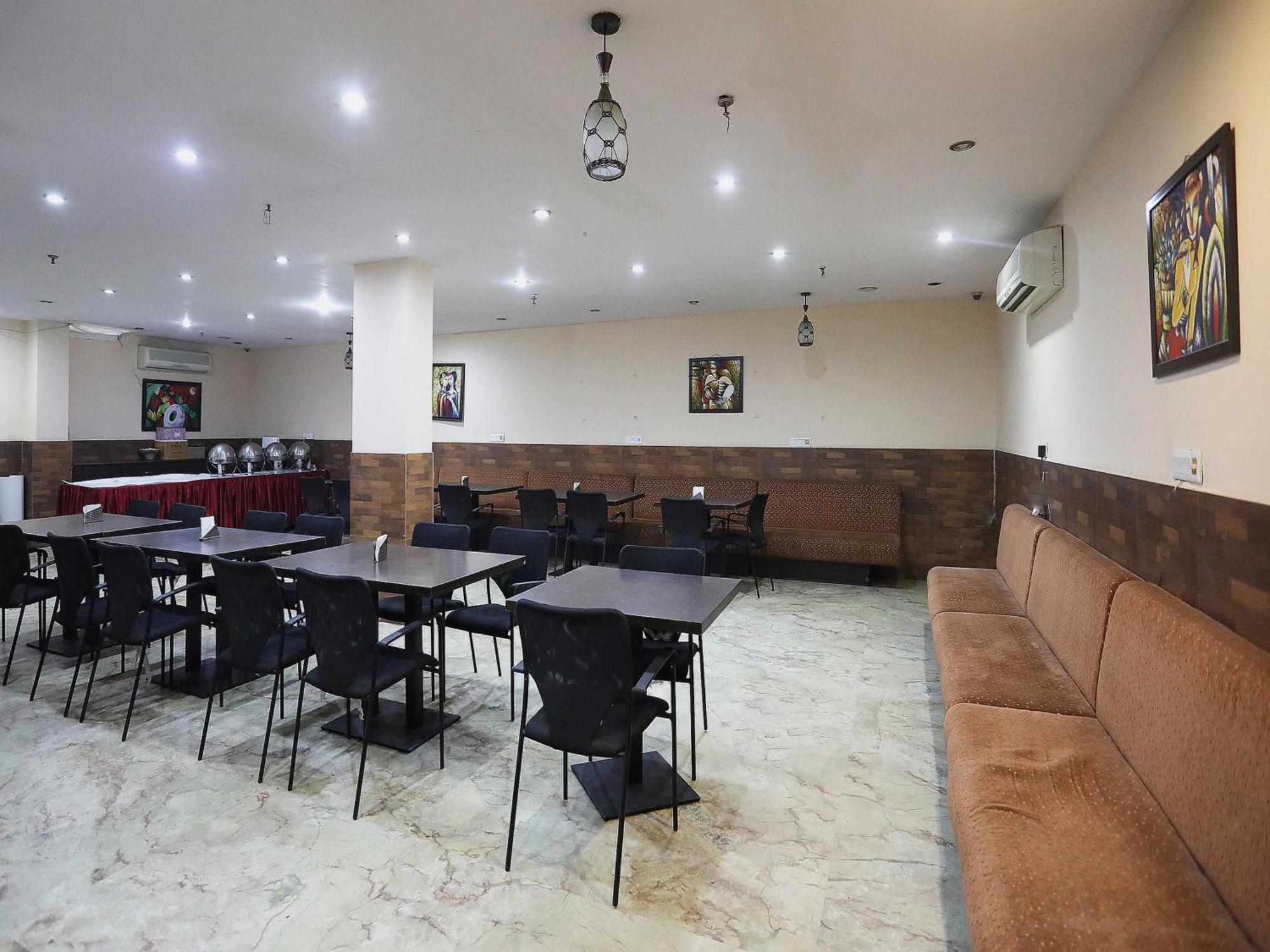 Hotel O Vedas Heritage Delhi (National Capital Territory of India) Eksteriør bilde